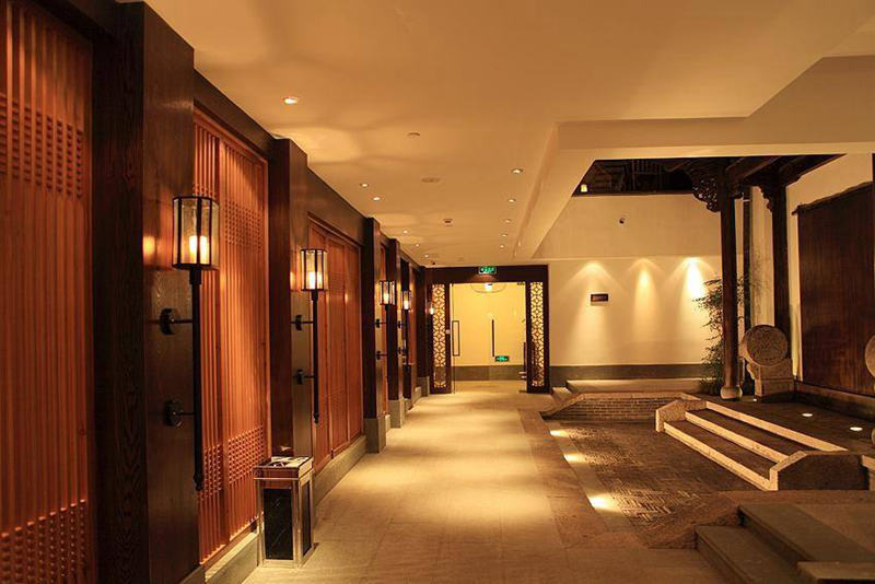 日式酒店装修的服务和标准化有哪些特色？