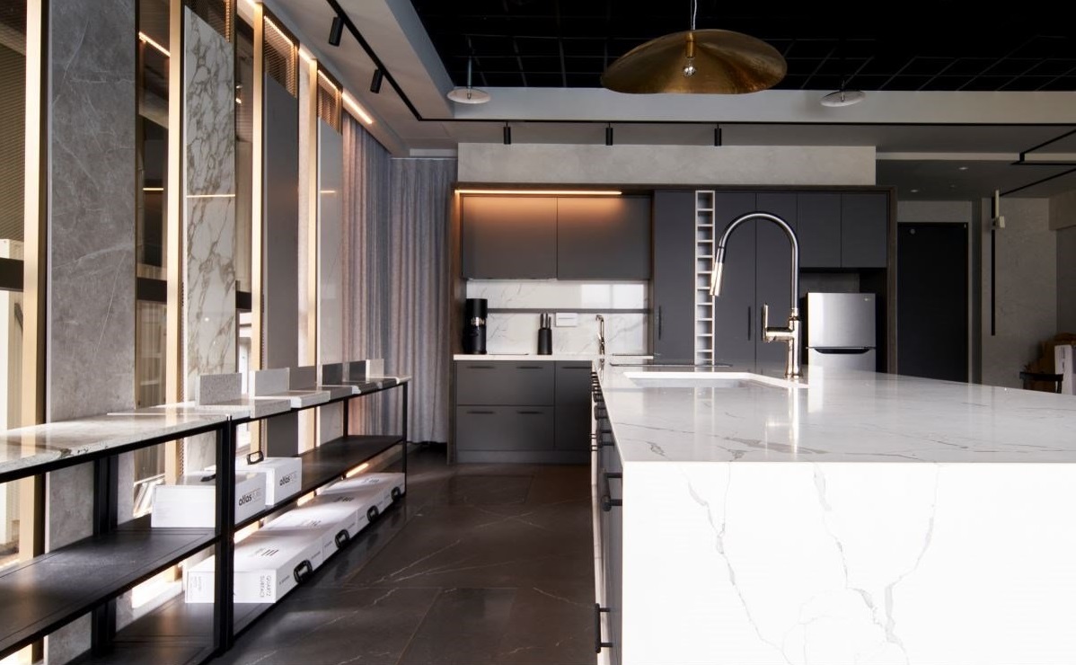 商业空间设计:厨房中岛可以这样玩！重点式陈列石材，打破你的空间印象